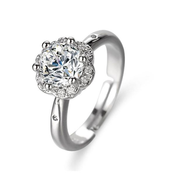 wedding rings classic six-claw flower ring female 1 karat simulation mosanite diamond jewlery for women, Slivery;golden
wedding rings classic six-claw flower ring female 1 karat simulation mosanite diamond jewlery for women, Slivery;golden