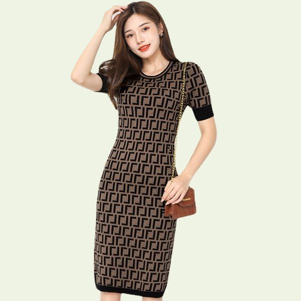 2022 the new women casual dresses classic knit dress fashion letter pattern summer short sleeve womens clothing, Black;gray
2022 the new women casual dresses classic knit dress fashion letter pattern summer short sleeve womens clothing, Black;gray