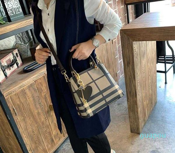 handbag luxurys designer tote bag branded crossbody mini all-match small lattice portable shoulder messenger leather plaid fashion
handbag luxurys designer tote bag branded crossbody mini all-match small lattice portable shoulder messenger leather plaid fashion
