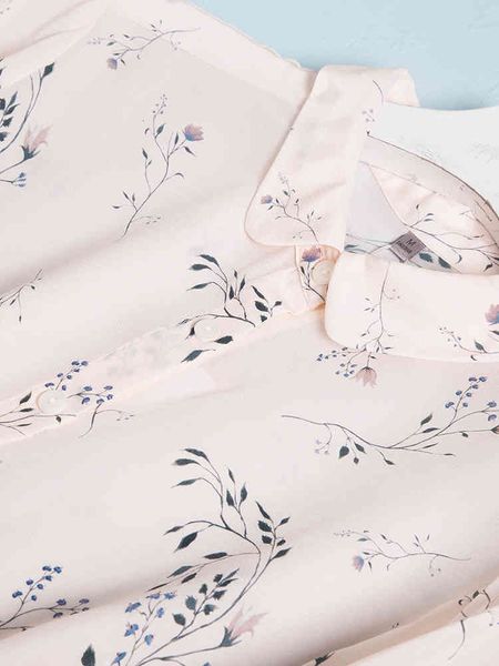 blouses french cut flowers show thin heavy silk shirt for women's early spring 2021, White
blouses french cut flowers show thin heavy silk shirt for women's early spring 2021, White