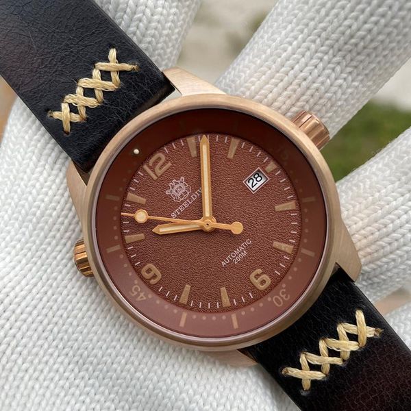 wristwatches steeldive design sd1949s men's diving watch cusn8 bronze built-in chronograph bezel nh35 automatic movement man mechanical, Slivery;brown
wristwatches steeldive design sd1949s men's diving watch cusn8 bronze built-in chronograph bezel nh35 automatic movement man mechanical, Slivery;brown