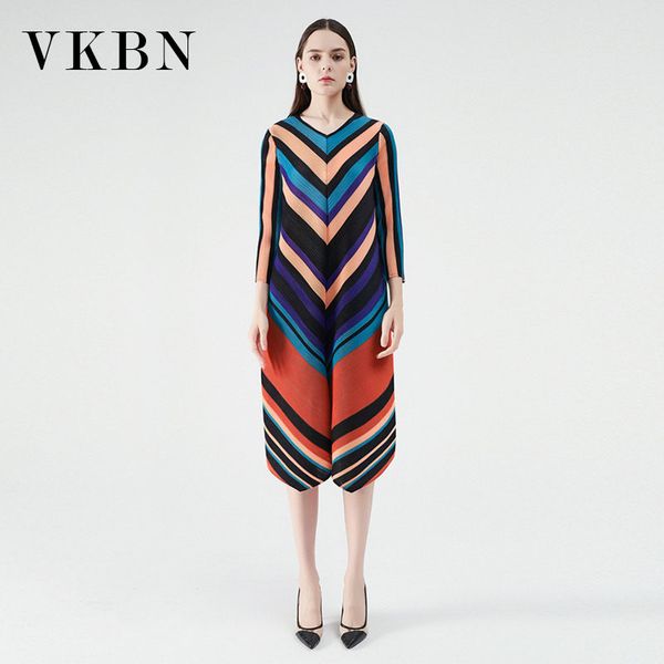 vkbn summer dress women irregular v-neck long sleeve three quarter pleated fabric printing plus size women 210507, Black;gray
vkbn summer dress women irregular v-neck long sleeve three quarter pleated fabric printing plus size women 210507, Black;gray