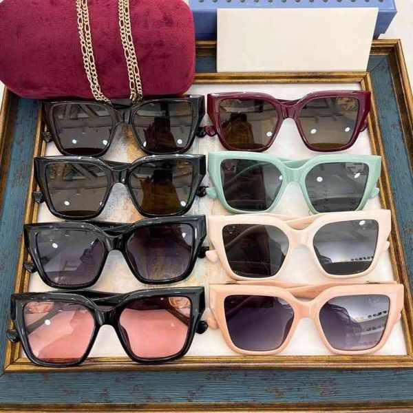 75% off high version 22 g family style ins net red same female personality box with chain sunglasses tide gg1023, White;black
75% off high version 22 g family style ins net red same female personality box with chain sunglasses tide gg1023, White;black