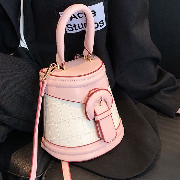 factory direct sale 75% off french minority portable bucket women's 2021 new high sense versatile one shoulder messenger bags
factory direct sale 75% off french minority portable bucket women's 2021 new high sense versatile one shoulder messenger bags