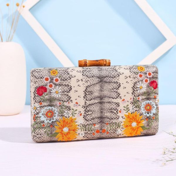 pu snake skin woman banquet patty flowers and plants embroidery single shoulder evening package clutch purse wallet bags
pu snake skin woman banquet patty flowers and plants embroidery single shoulder evening package clutch purse wallet bags
