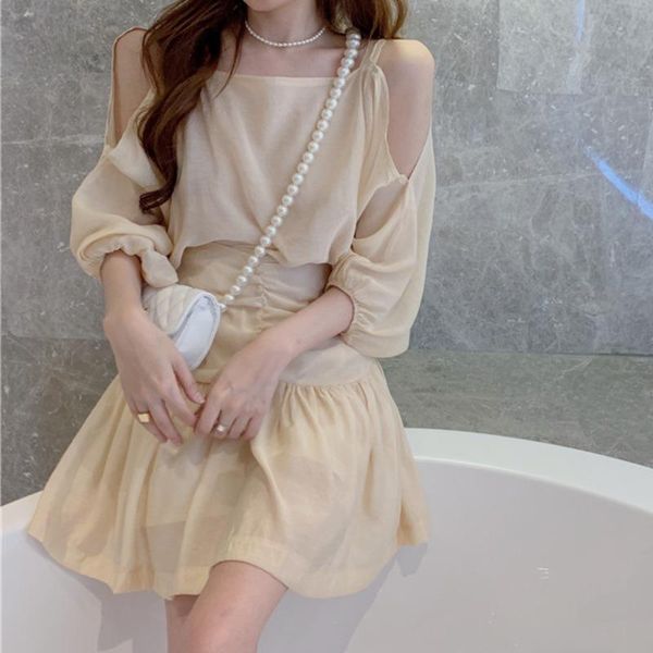 women's tracksuits 2021 slash neck gentle wind lantern sleeve off shoulder + pleated wide-leg shorts suits ensembles femme female two p, Gray
women's tracksuits 2021 slash neck gentle wind lantern sleeve off shoulder + pleated wide-leg shorts suits ensembles femme female two p, Gray