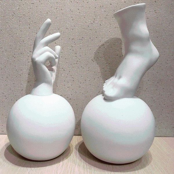 decorative objects & figurines creative round ball hand feet deskornaments living room study shelf modern home decoration accessories re
decorative objects & figurines creative round ball hand feet deskornaments living room study shelf modern home decoration accessories re
