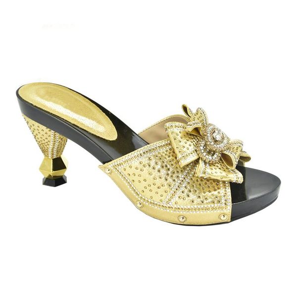 dress shoes arrival italian women wedding decorated with rhinestone plus size 43 open toe 2021 fashion, Black
dress shoes arrival italian women wedding decorated with rhinestone plus size 43 open toe 2021 fashion, Black