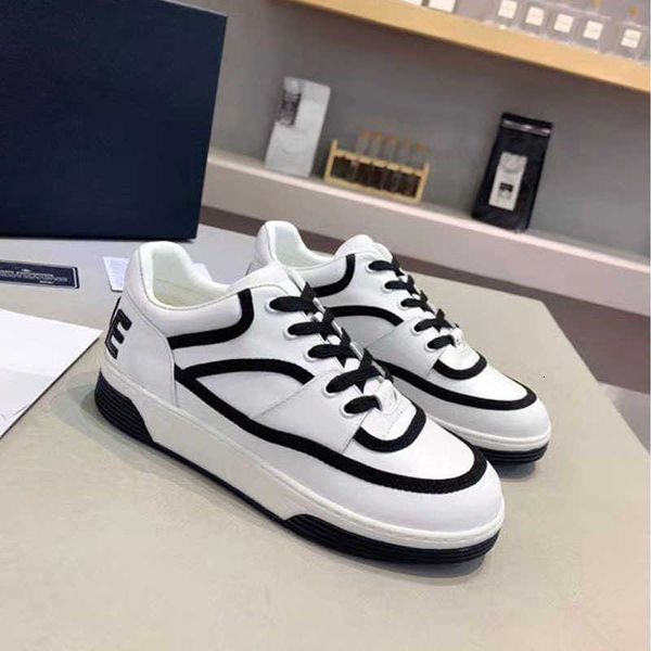 2021 small fragrance color matching white shoes women's breathable increased thick soled sports leather lightweight flat
2021 small fragrance color matching white shoes women's breathable increased thick soled sports leather lightweight flat