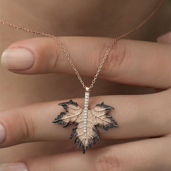 women's 925 sterling silver sycamore leaf pendant