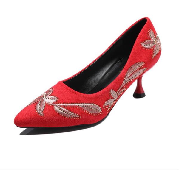 dress shoes stiletto heels vrouwen schoenen four seasons single retro embroidered mother foreign style pointed fashion, Black
dress shoes stiletto heels vrouwen schoenen four seasons single retro embroidered mother foreign style pointed fashion, Black