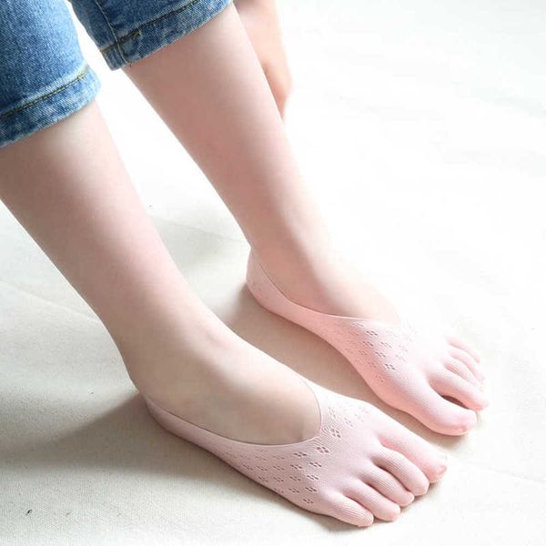 6031 finger socks silk invisible summer breathable female garter mesh sweat absorbing toe boat, Black
6031 finger socks silk invisible summer breathable female garter mesh sweat absorbing toe boat, Black