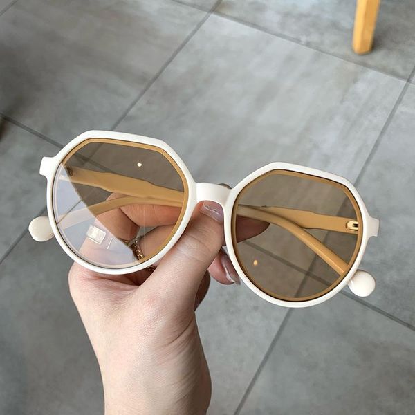 sunglasses 2021 fashion vintage small brown women brand designer round sun glasses female candy color shades, White;black
sunglasses 2021 fashion vintage small brown women brand designer round sun glasses female candy color shades, White;black