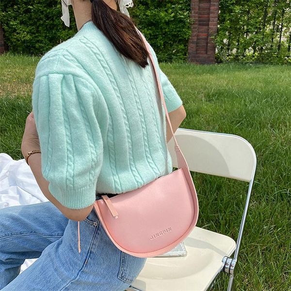 evening bags retro wide shoulder strap messenger bag half round solid color pu
evening bags retro wide shoulder strap messenger bag half round solid color pu