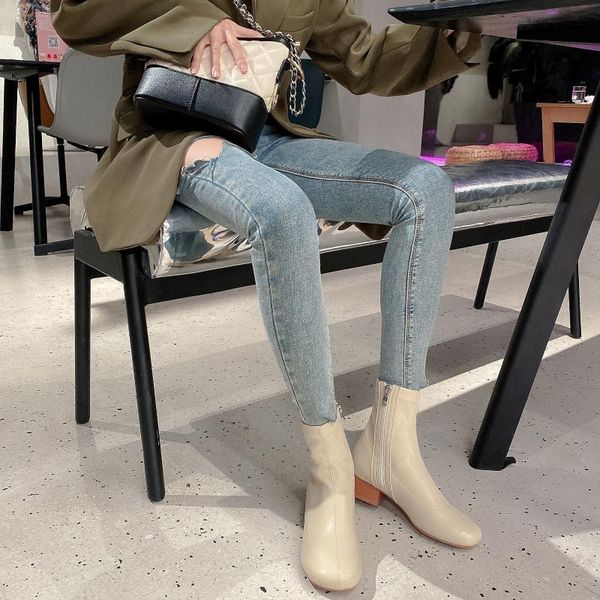 boots 2021 autumn trendy high-end customized korean style flat elastic short doll head, Black
boots 2021 autumn trendy high-end customized korean style flat elastic short doll head, Black