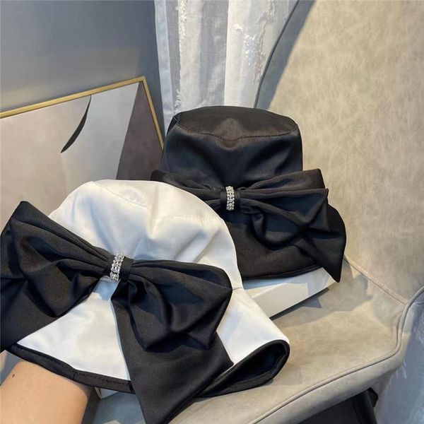 wide brim hats 202105-yy spring mercerized cotton glossy fabric rhinestone buckle bowknot lady sun cap women leisure hat, Blue;gray
wide brim hats 202105-yy spring mercerized cotton glossy fabric rhinestone buckle bowknot lady sun cap women leisure hat, Blue;gray
