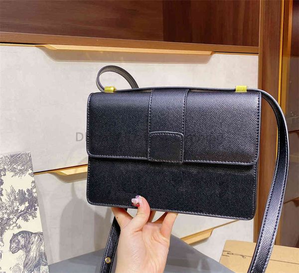 montaigne nubuck leather bags silk scarf camp obliq luxury designer women shoulder postman embroidery knitting canvas cross body vintage
montaigne nubuck leather bags silk scarf camp obliq luxury designer women shoulder postman embroidery knitting canvas cross body vintage