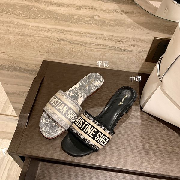 2021 summer beach one letter embroidered flat thick heel power show d slippers for women luxurysss designersss shoes yw, Black
2021 summer beach one letter embroidered flat thick heel power show d slippers for women luxurysss designersss shoes yw, Black