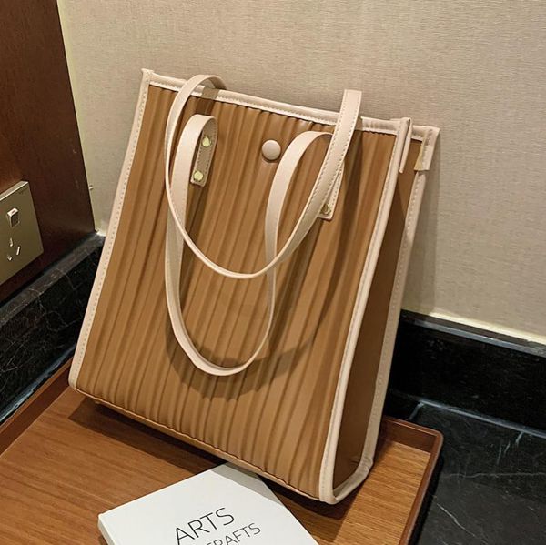 evening bags luxury european and american large-capacity 2021 high-quality hand-held shoulder bag large wild commuter tote
evening bags luxury european and american large-capacity 2021 high-quality hand-held shoulder bag large wild commuter tote