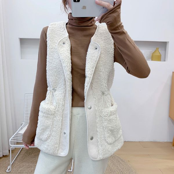 2021 xiaoxiangfeng women's vt, autumn and winter fur lamb plush cotton waistcoat, Black;white
2021 xiaoxiangfeng women's vt, autumn and winter fur lamb plush cotton waistcoat, Black;white