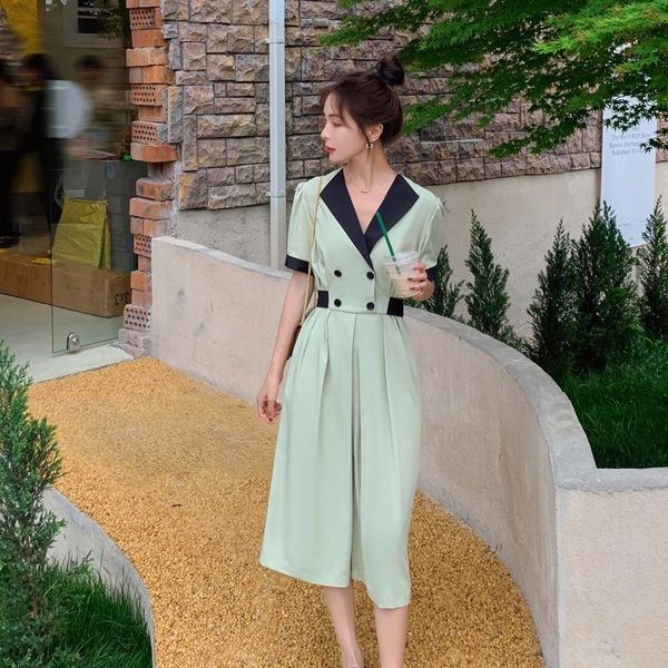 xiaowang design sense contrast color suit skirt women's mid length 2021 summer goddess temperament waist dress two piece, White
xiaowang design sense contrast color suit skirt women's mid length 2021 summer goddess temperament waist dress two piece, White