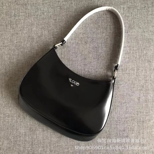 p family new smooth face star same middle ancient underarm advanced french shoulder bag
p family new smooth face star same middle ancient underarm advanced french shoulder bag