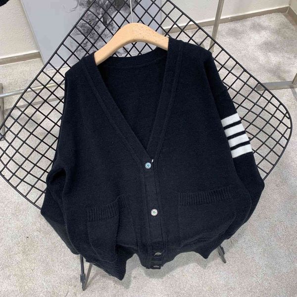 tb2021ss autumn and winter new four bar sweet thin loose knitted cardigan coat, White;black
tb2021ss autumn and winter new four bar sweet thin loose knitted cardigan coat, White;black