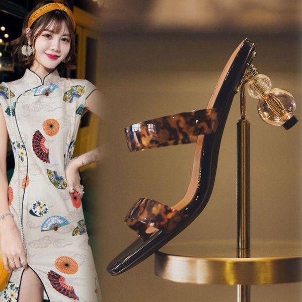 bright2021 summer style wear retro open toe temperament color matching transparent cool trawl red crystal ball high heel leo slippers, Black
bright2021 summer style wear retro open toe temperament color matching transparent cool trawl red crystal ball high heel leo slippers, Black