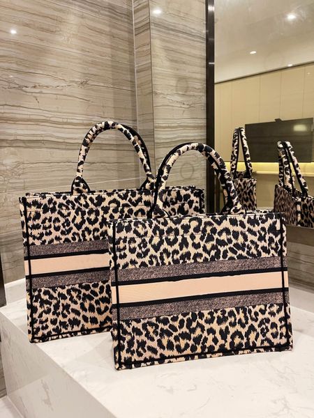 2021 r bags luxury and tasteful handbags reflect fashion personality high-quality life
2021 r bags luxury and tasteful handbags reflect fashion personality high-quality life