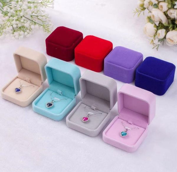 gift wrap 100pcs/lot classic velvet jewelry box 7x7x4cm necklace pendant boxes jewellery storage packaging cases wholesale sn628
gift wrap 100pcs/lot classic velvet jewelry box 7x7x4cm necklace pendant boxes jewellery storage packaging cases wholesale sn628