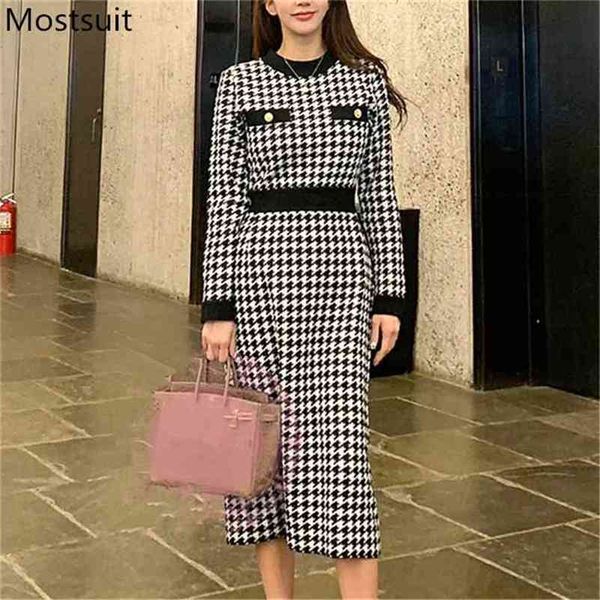 autumn korean vintage houndstooth knitted women long dress full sleeve o-neck a-line dresses fashion elegant laides vestido 210513, Black;gray
autumn korean vintage houndstooth knitted women long dress full sleeve o-neck a-line dresses fashion elegant laides vestido 210513, Black;gray