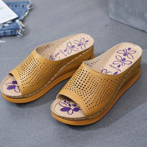 slippers womens slides 2021 fashion heeled wedges hollow casual fish mouth claquette femme chaussure pantoffels dames kapcie damskie, Black
slippers womens slides 2021 fashion heeled wedges hollow casual fish mouth claquette femme chaussure pantoffels dames kapcie damskie, Black