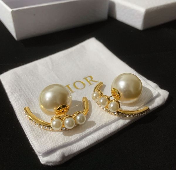 special offer 2021 luxury designer jewelry c-type pearl earrings with inlaid diamond and fashionable design temperament half circle earrings, Silver
special offer 2021 luxury designer jewelry c-type pearl earrings with inlaid diamond and fashionable design temperament half circle earrings, Silver