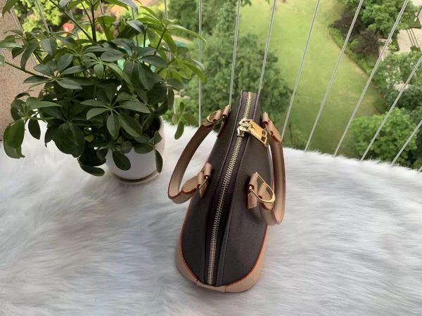 aalma bb shell bag women handbag leather flower embossed shoulder bags crossbody bag messenger handbags with lock shoul.d.er strap
aalma bb shell bag women handbag leather flower embossed shoulder bags crossbody bag messenger handbags with lock shoul.d.er strap