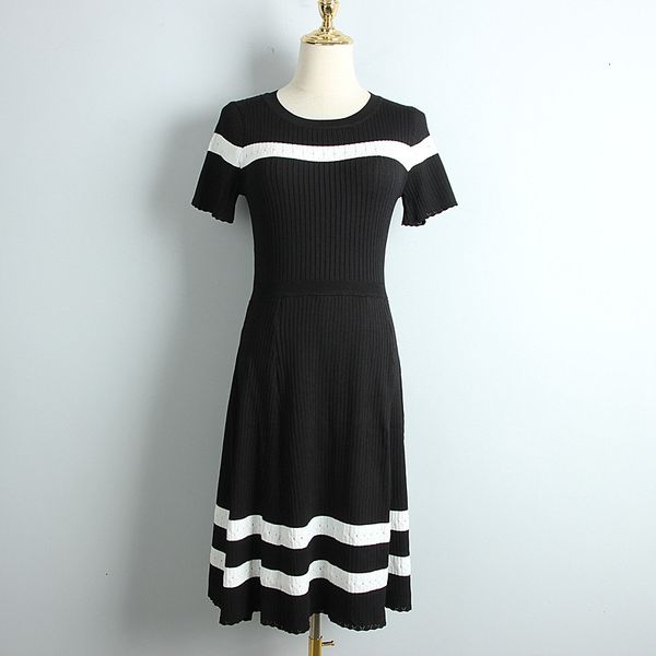 dress elegant a-line o-neck short-sleeve contrast knitted stripped out sweater pleats, Black;gray
dress elegant a-line o-neck short-sleeve contrast knitted stripped out sweater pleats, Black;gray