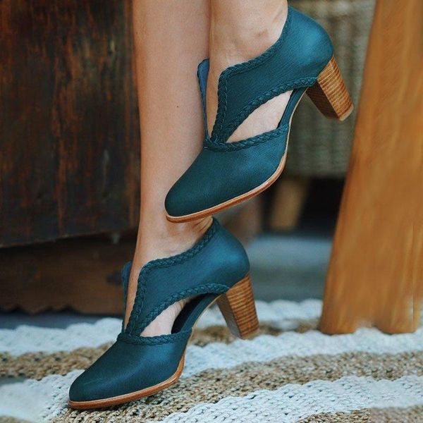 retro women leather shoes 2021 summer autumn rome mid heel slip on ladies sandals pointed party wedding female pumps, Black
retro women leather shoes 2021 summer autumn rome mid heel slip on ladies sandals pointed party wedding female pumps, Black