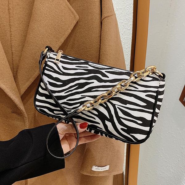 evening bags niche design bag 2021 female autumn/winter ins messenger shoulder underarm square width: 25cm
evening bags niche design bag 2021 female autumn/winter ins messenger shoulder underarm square width: 25cm