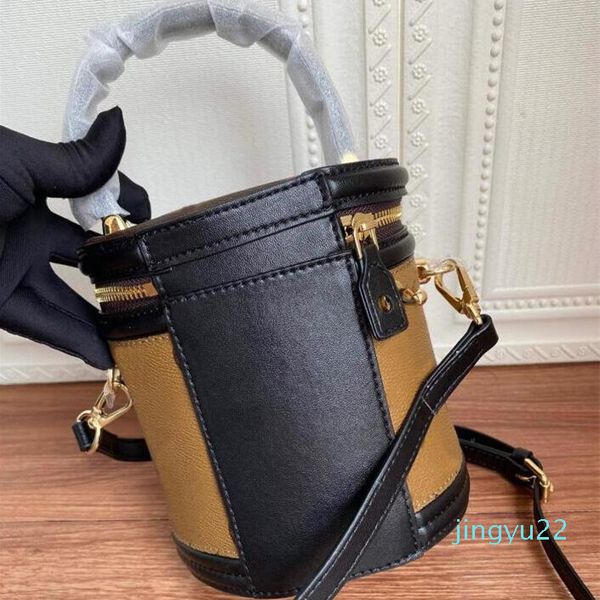 2021 real leather fashion crossbody bucket bag presbyopic handbags purses cannes modeling handle and detachable shoulder strap
2021 real leather fashion crossbody bucket bag presbyopic handbags purses cannes modeling handle and detachable shoulder strap