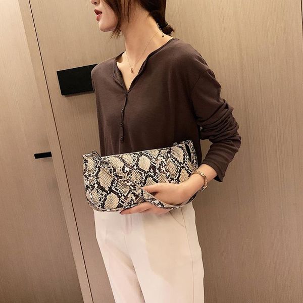 fashionable simple pu leather shoulder bags women serpentine baguette lightweight girls sling handbags for traveling decor cross body
fashionable simple pu leather shoulder bags women serpentine baguette lightweight girls sling handbags for traveling decor cross body