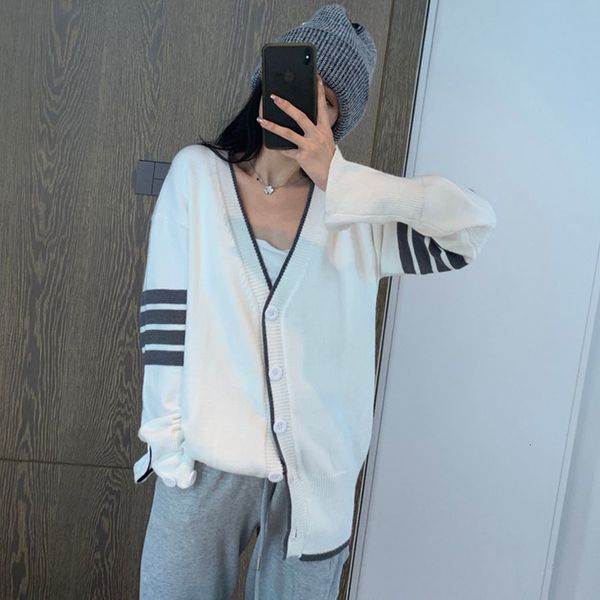 women's sweaters snow juice female fall released cardigan 4 stripes sleeves of mid-knit length pocket long casual jacket 3tcx, White;black
women's sweaters snow juice female fall released cardigan 4 stripes sleeves of mid-knit length pocket long casual jacket 3tcx, White;black