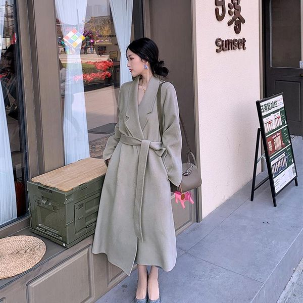 women's wool & blends "anfei erna's" big sister gratia silk coat in the french minimalist long fur, Black
women's wool & blends "anfei erna's" big sister gratia silk coat in the french minimalist long fur, Black