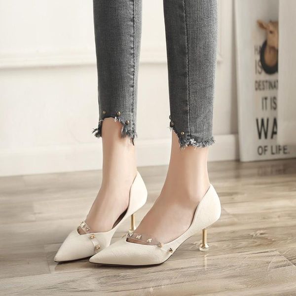 dress shoes metal rivet pointed high heels stiletto wild leather shallow mouth single elegant womens y22-22, Black
dress shoes metal rivet pointed high heels stiletto wild leather shallow mouth single elegant womens y22-22, Black