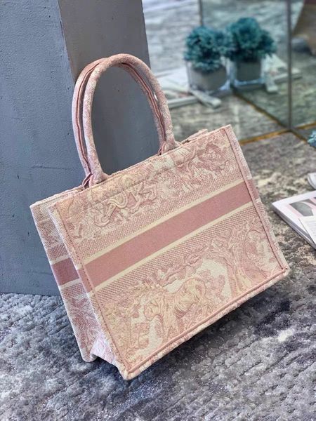 luxury designers bags classic embroidered 2021 pattern tote luxurys handbags handbag totes lady shopping bag fashionable and beautiful large
luxury designers bags classic embroidered 2021 pattern tote luxurys handbags handbag totes lady shopping bag fashionable and beautiful large
