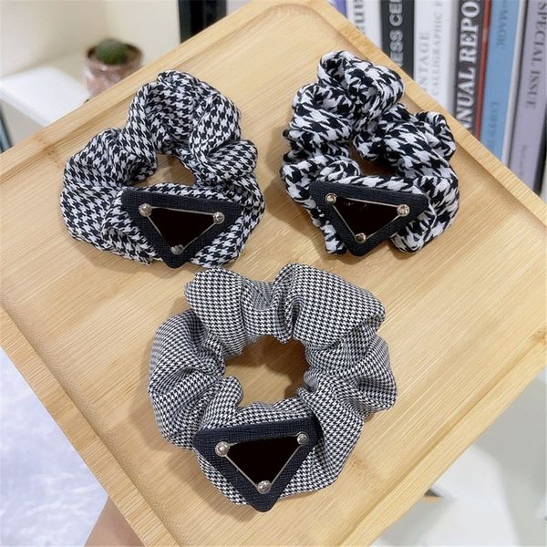3pcs 2021 fashion inverted triangle korean palace hairpin headband lattice large intestine circle retro outing bundle hair girl hairclips, Slivery;white 
3pcs 2021 fashion inverted triangle korean palace hairpin headband lattice large intestine circle retro outing bundle hair girl hairclips, Slivery;white