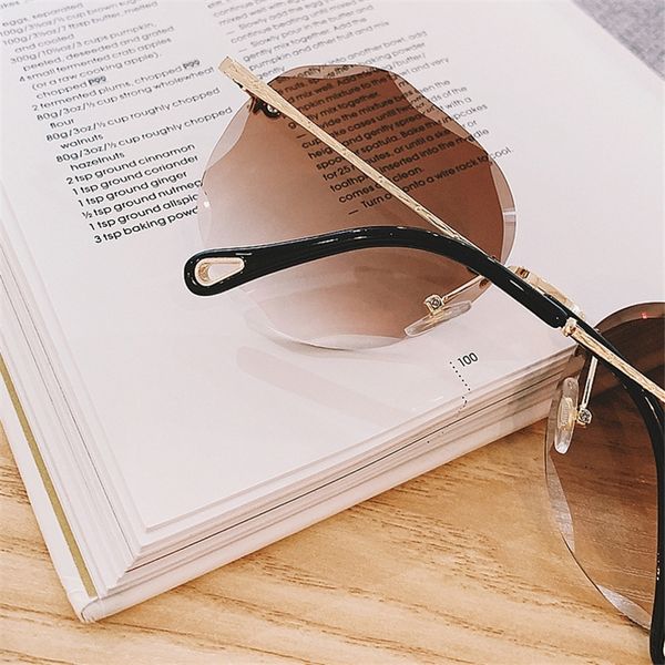 84zl 58xsg 2020sun women's outdoor glasses eyeglass cut edge sunglasses big frame personality network red star toad glasses sun women&#, White;black
84zl 58xsg 2020sun women's outdoor glasses eyeglass cut edge sunglasses big frame personality network red star toad glasses sun women&#, White;black