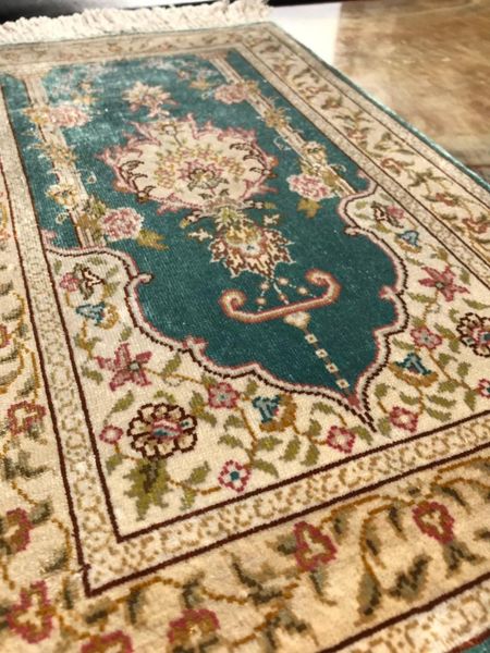 carpets good quality 1'x1.5' ft 100% mulberry hand knotted persican silk carpet, door mat
carpets good quality 1'x1.5' ft 100% mulberry hand knotted persican silk carpet, door mat