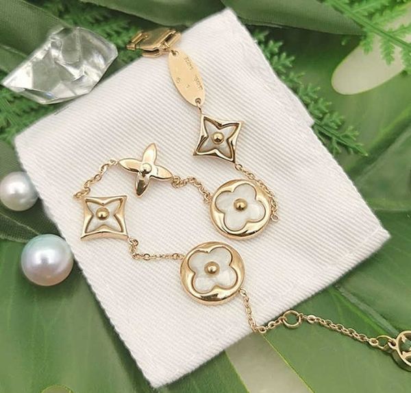 jewelry bracelet luxury designer women pendant bracelets with flowers pattern optional with box 45k, Silver
jewelry bracelet luxury designer women pendant bracelets with flowers pattern optional with box 45k, Silver