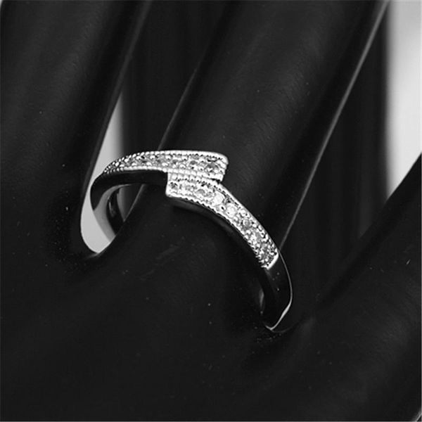 wedding rings fashionable woman silver ring classic exquisite zircon temperament female hand jewelry, Slivery;golden
wedding rings fashionable woman silver ring classic exquisite zircon temperament female hand jewelry, Slivery;golden