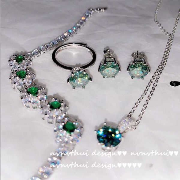link, chain women brilliant full zircon bracelet rhine green bracelets, Black 
link, chain women brilliant full zircon bracelet rhine green bracelets, Black