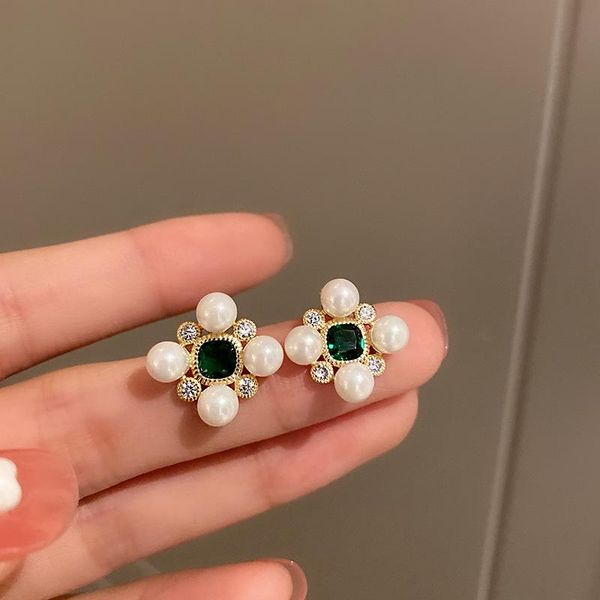 stud 2021 korean exquisite pearl square earrings retro temperament simple versatile women's jewelry, Golden;silver
stud 2021 korean exquisite pearl square earrings retro temperament simple versatile women's jewelry, Golden;silver